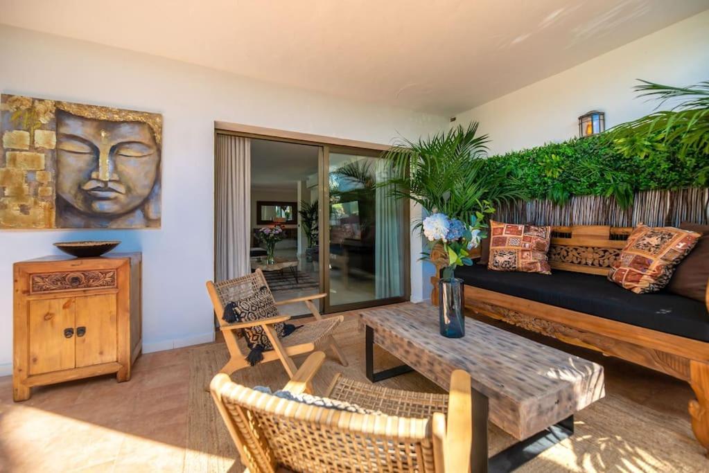 Beachfront Apartemen *