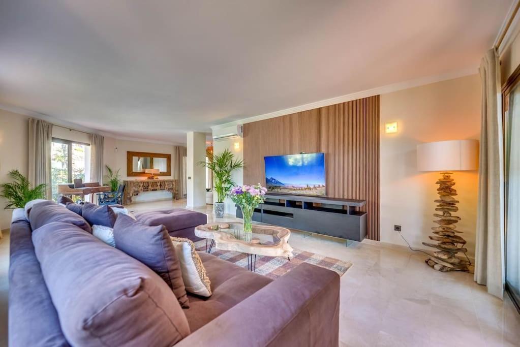 Beachfront Apartemen Marbella